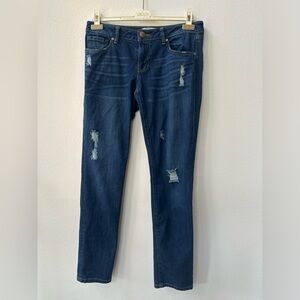 Cabi 5 pocket size 6 distressed slim boyfriend blue Jean